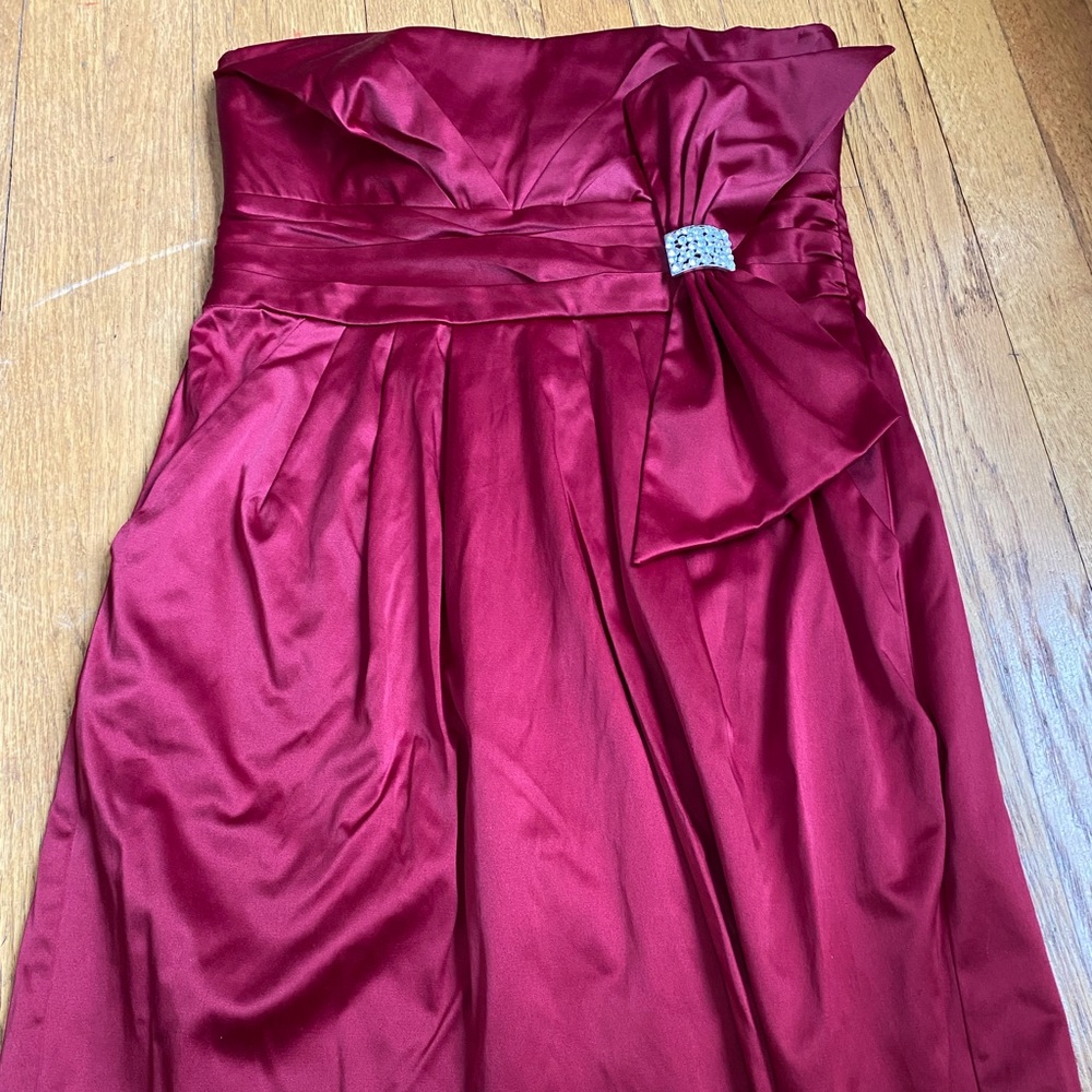 Burgundy red Studio Y just about the knee super cute dress